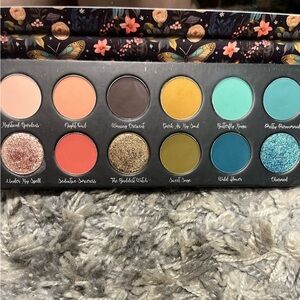 Give Me Glow Mystical Garden palette